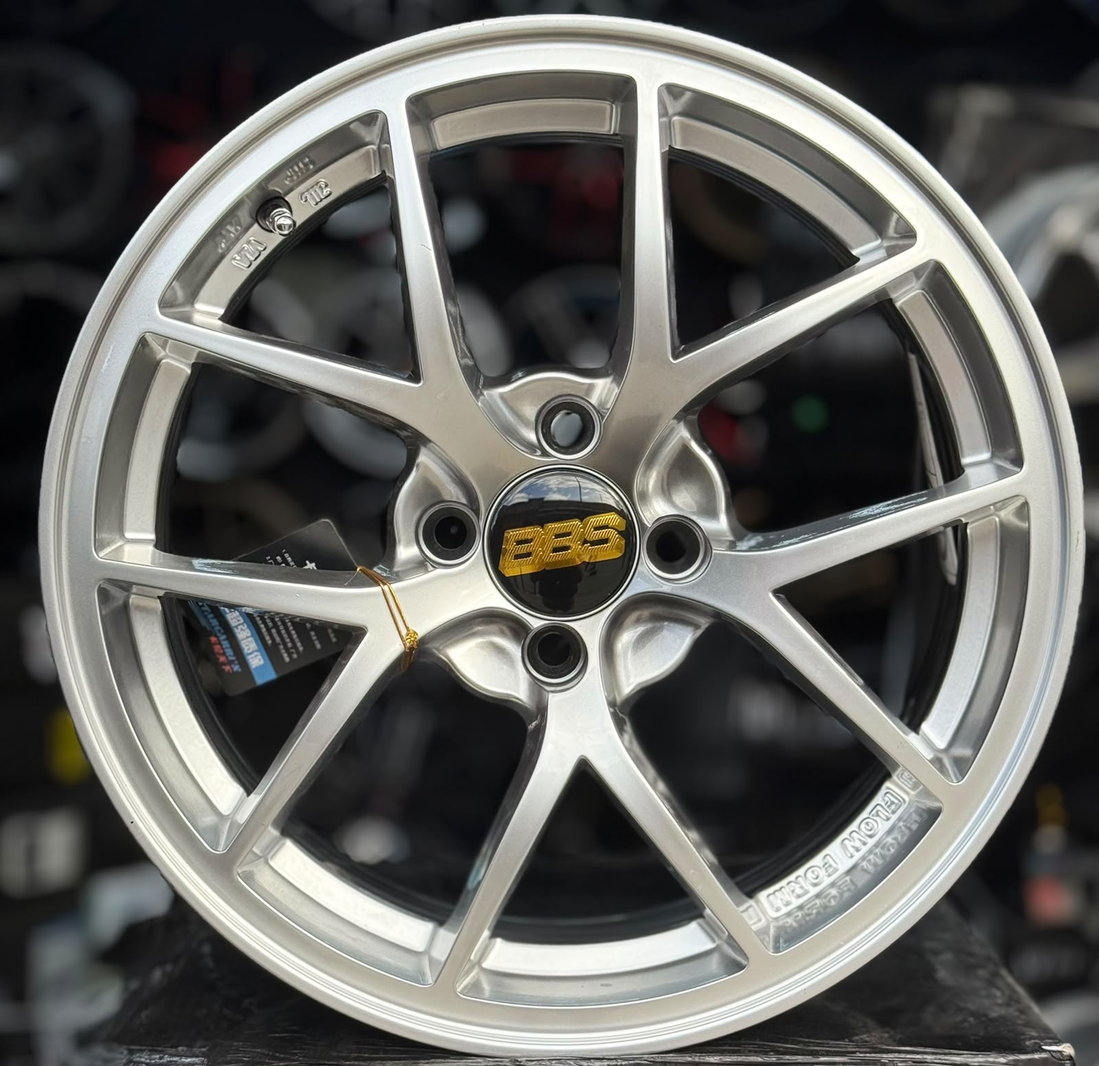 Rin 16 Hyper Black (Cod.507)